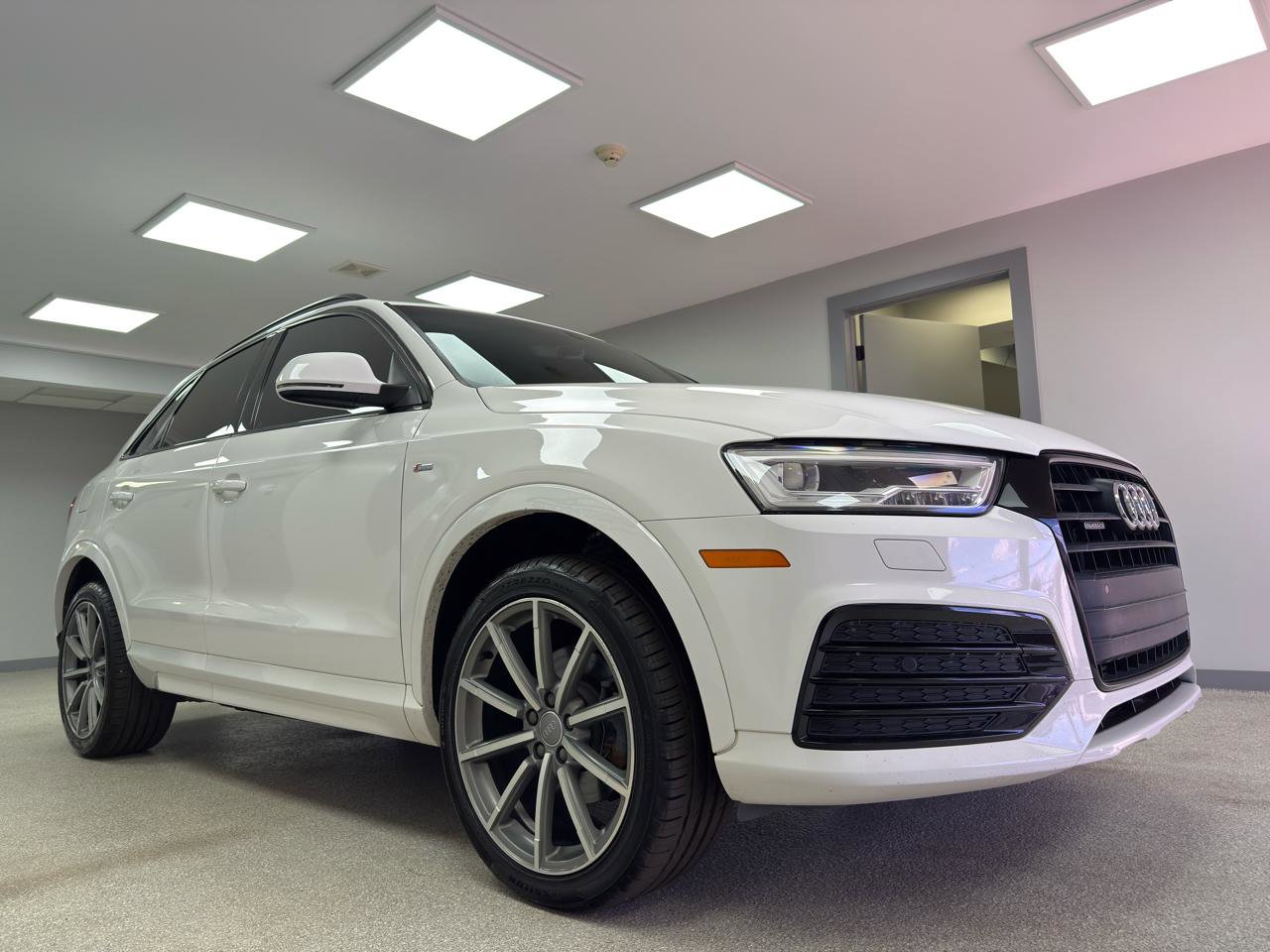Used 2017 Audi Q3 2.0T Prestige w/ Prestige Package AWD/4WD image 4