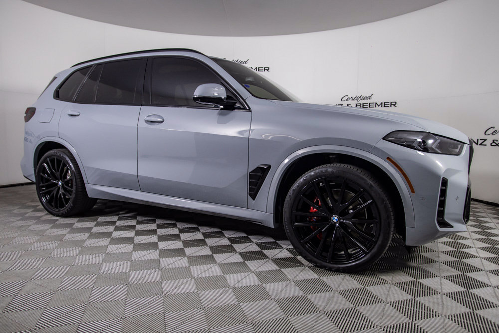 Used 2026 BMW X5 sDrive40i w/ M Sport Package RWD image 2