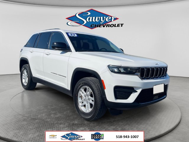 Used 2023 Jeep Grand Cherokee Laredo w/ Luxury Tech Group I AWD/4WD image 7
