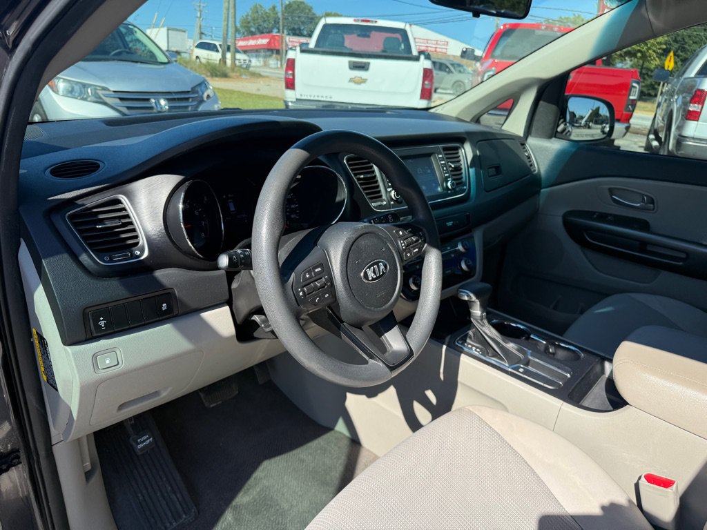 Used 2021 Kia Sedona LX FWD image 10