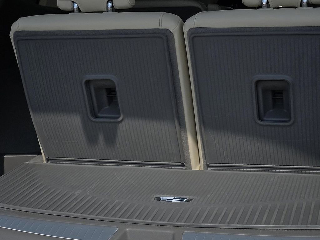 Used 2022 Cadillac XT6 Premium Luxury w/ Technology Package image 9