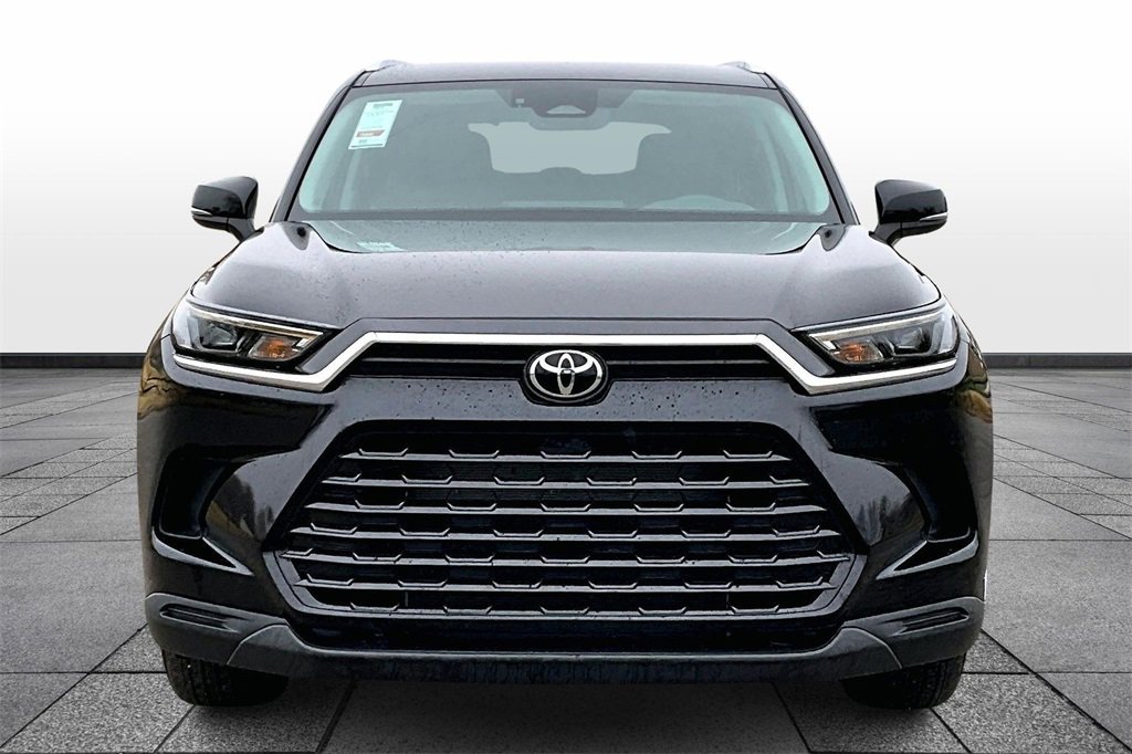 Used 2025 Toyota Grand Highlander XLE image 3