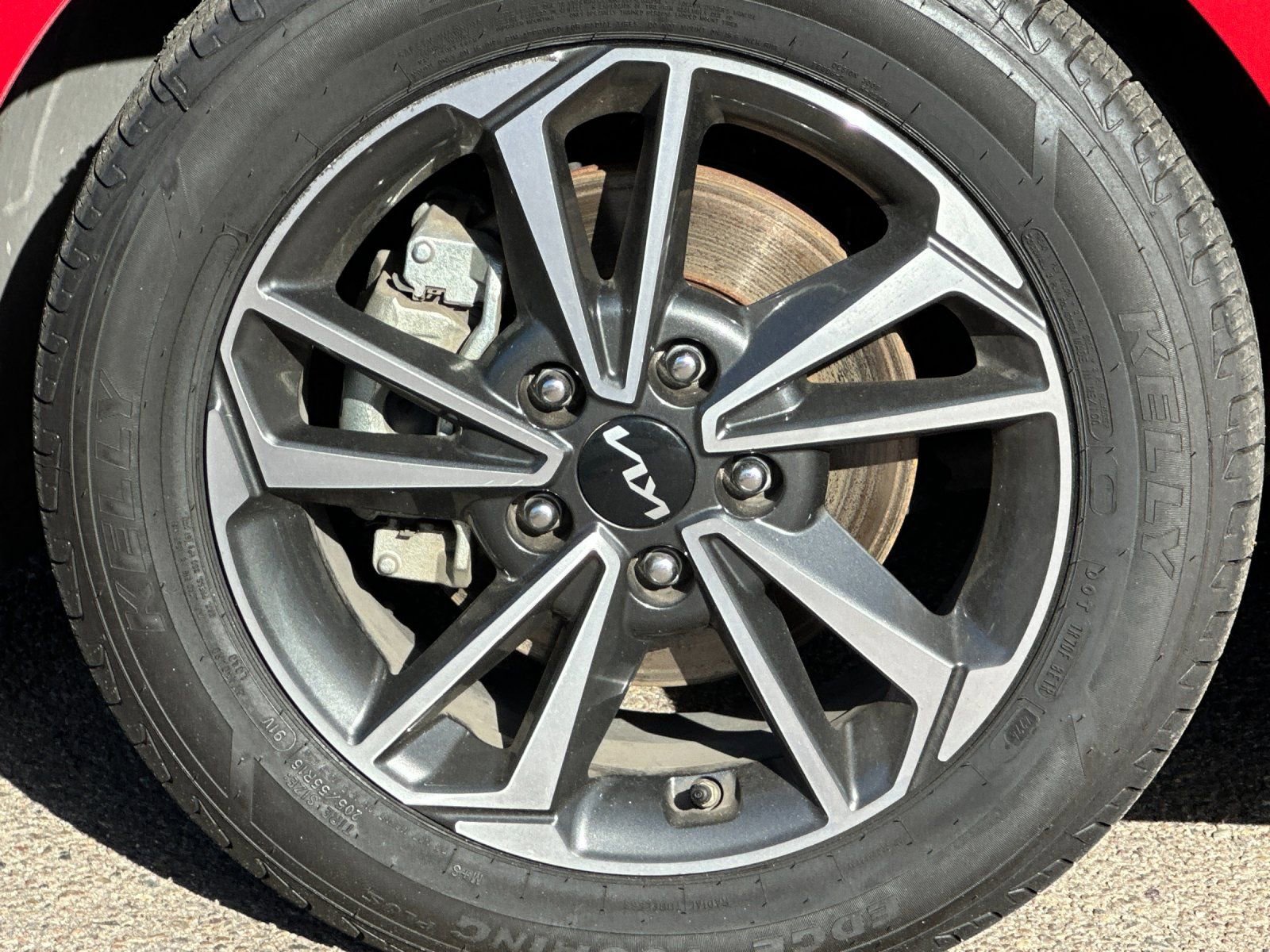 Used 2023 Kia Forte LXS image 29