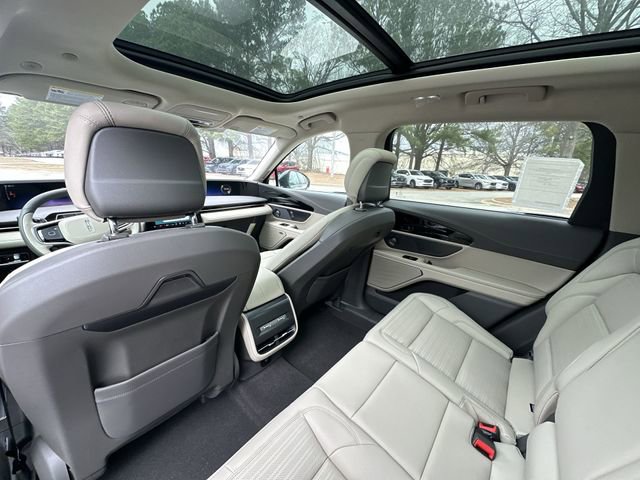 Used 2025 Lincoln Nautilus Reserve AWD/4WD image 24