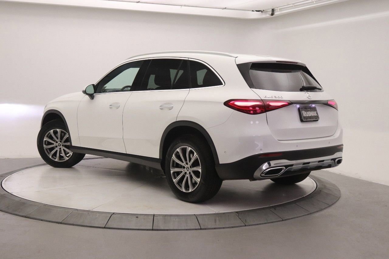 Certified 2026 Mercedes-Benz GLC 300 image 2