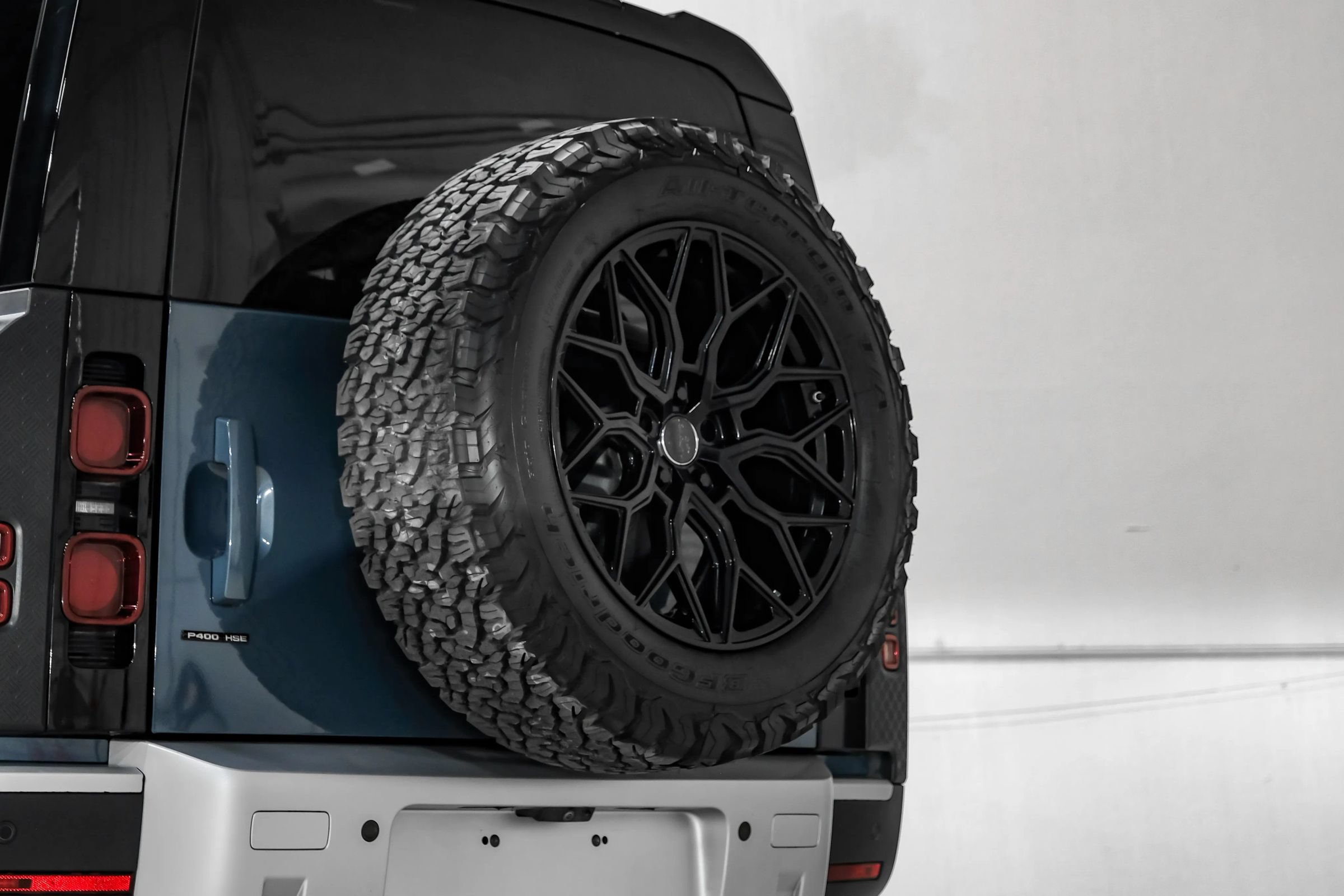 Used 2020 Land Rover Defender 110 HSE AWD/4WD image 54