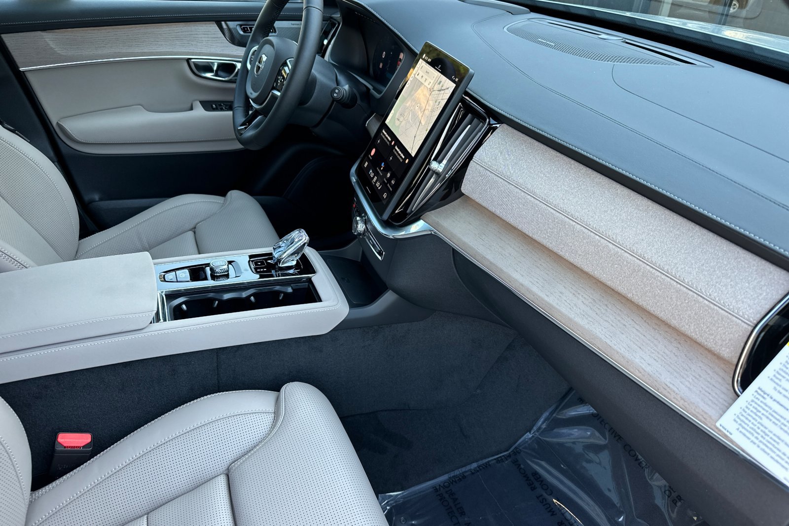 New 2025 Volvo XC90 B6 Ultra image 14