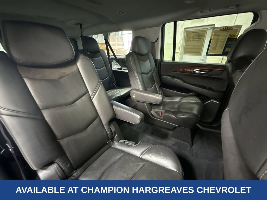 Used 2016 Cadillac Escalade ESV Luxury image 36