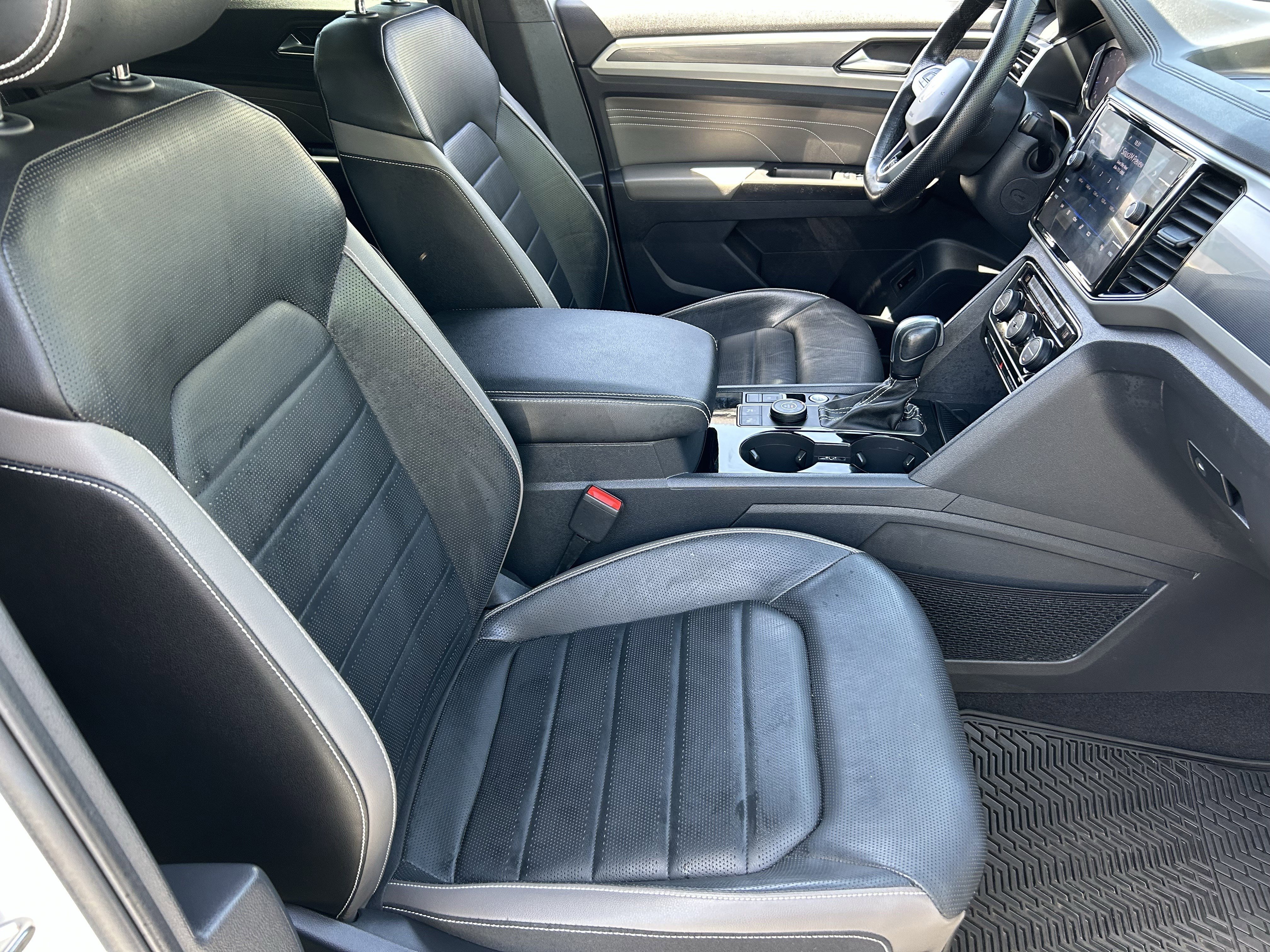 Used 2023 Volkswagen Atlas Cross Sport SEL Premium R-Line AWD/4WD image 9