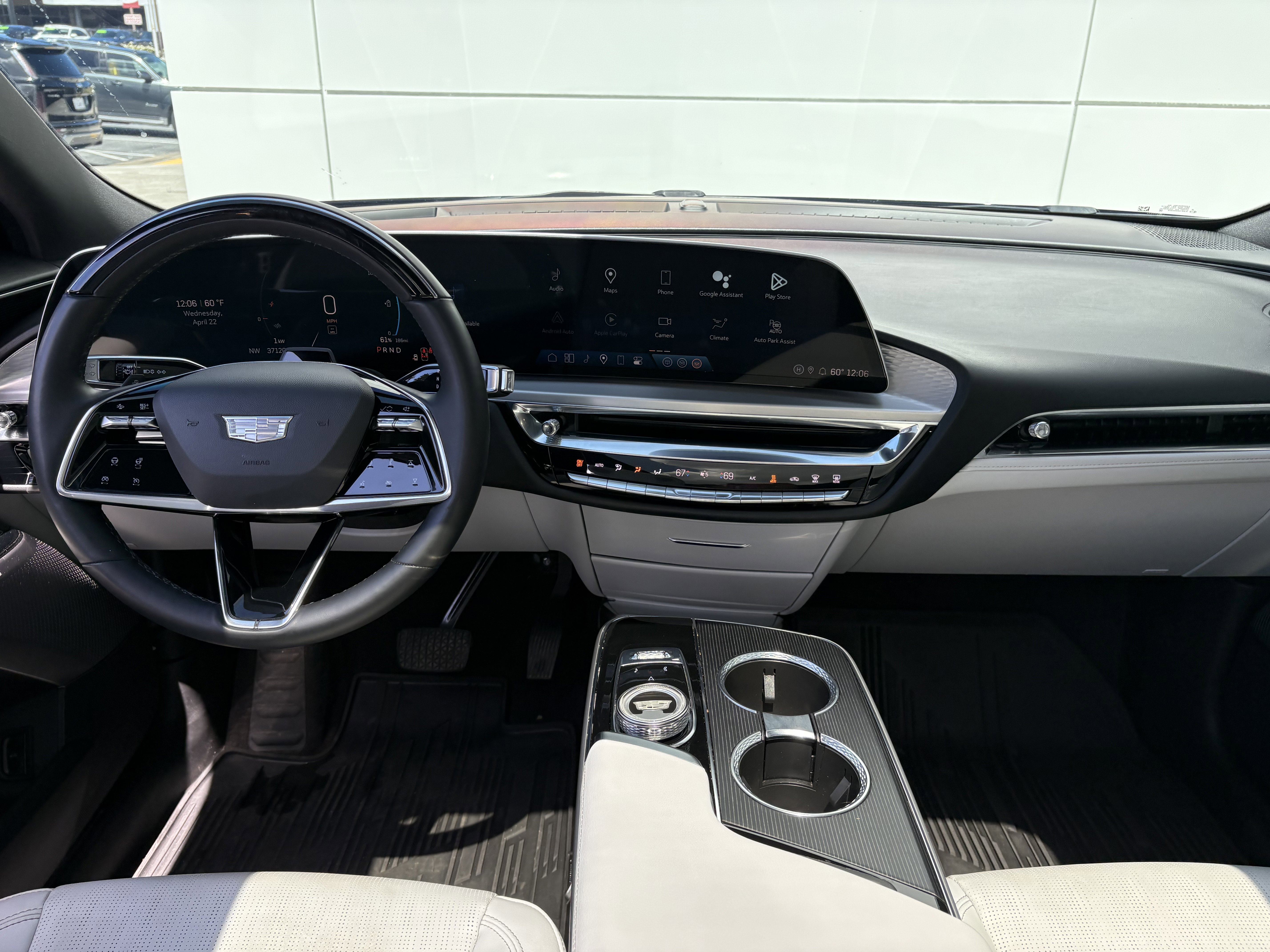 Certified 2024 Cadillac Lyriq Luxury AWD/4WD image 20