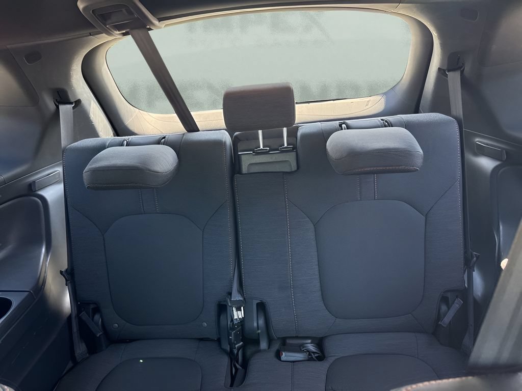 Used 2025 Honda Pilot Sport image 11