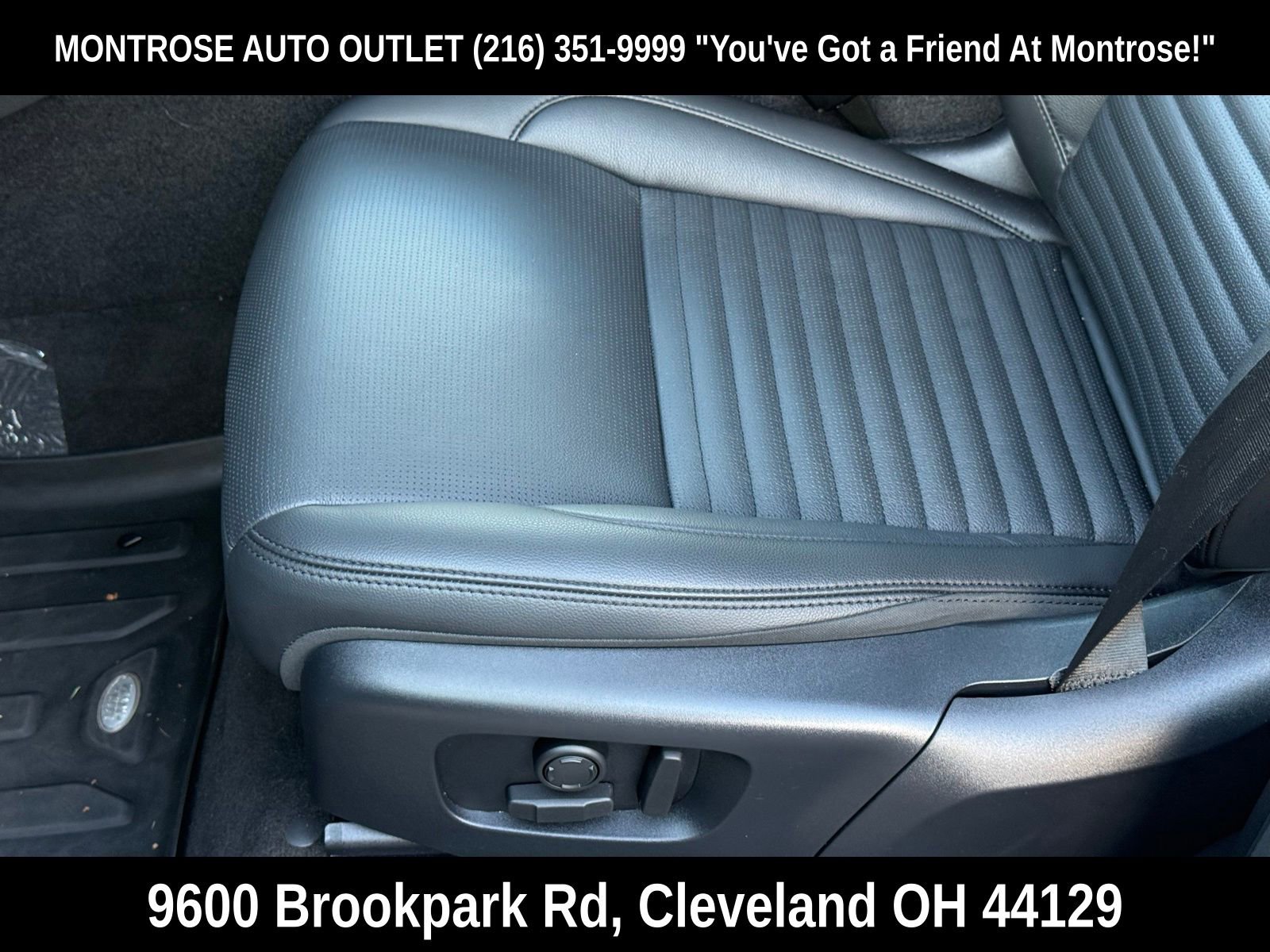 New 2025 Land Rover Discovery Sport S image 34