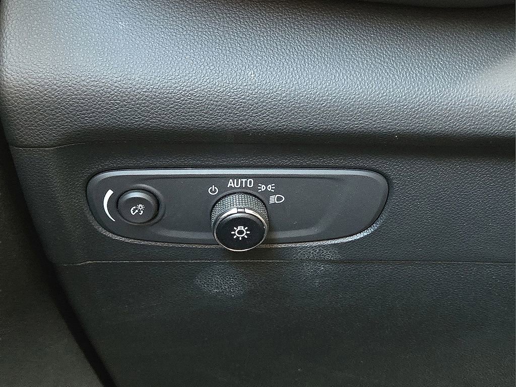 Used 2023 Buick Envision Preferred image 32