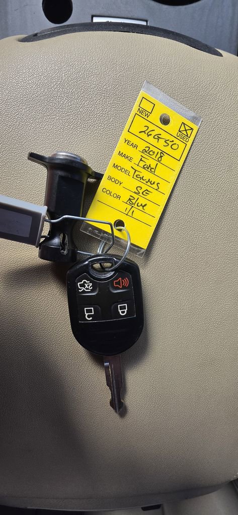 Used 2018 Ford Taurus SE FWD image 24