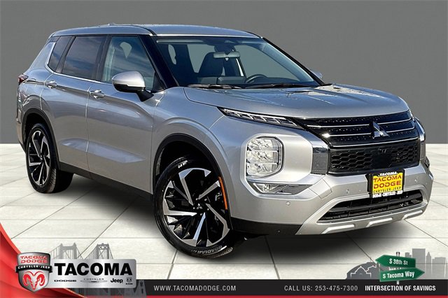 Used 2024 Mitsubishi Outlander SE
