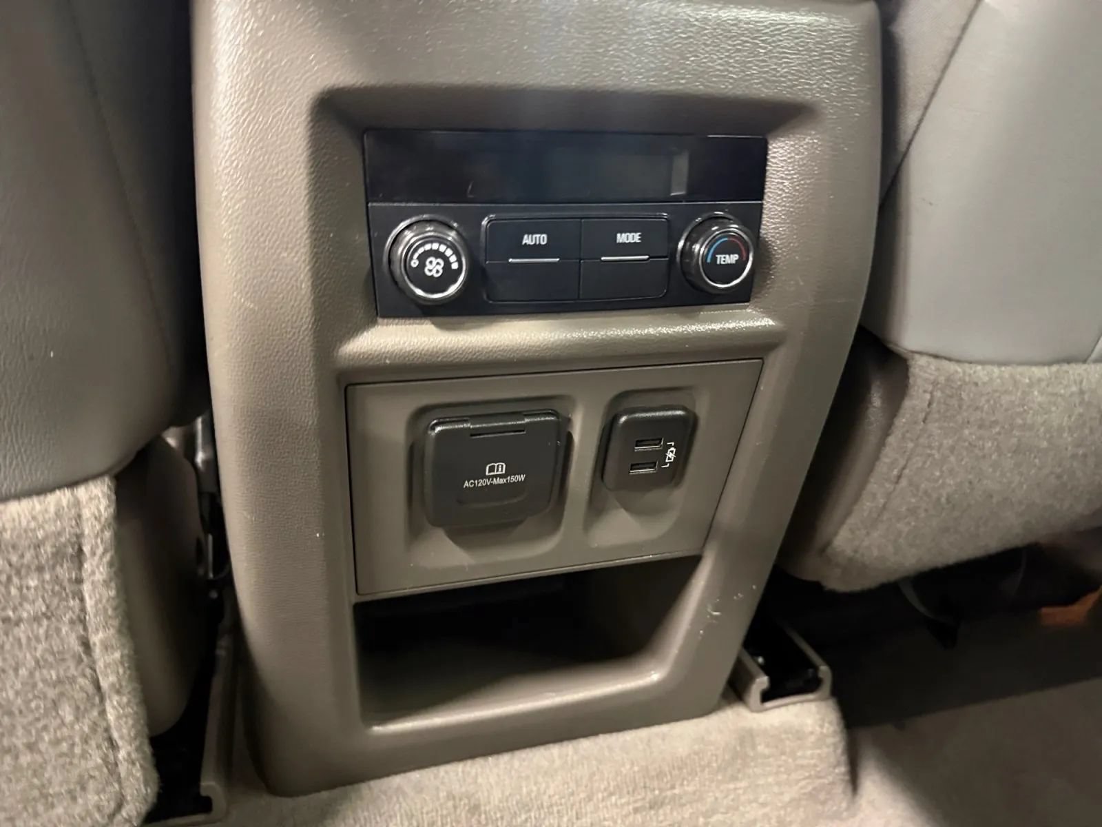 Used 2021 Chevrolet Traverse LT w/ LT Premium Package AWD/4WD image 33