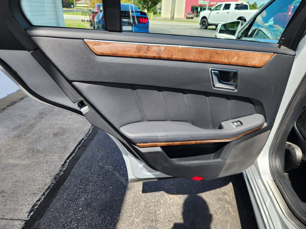 Used 2013 Mercedes-Benz E 350 4MATIC Sedan image 50