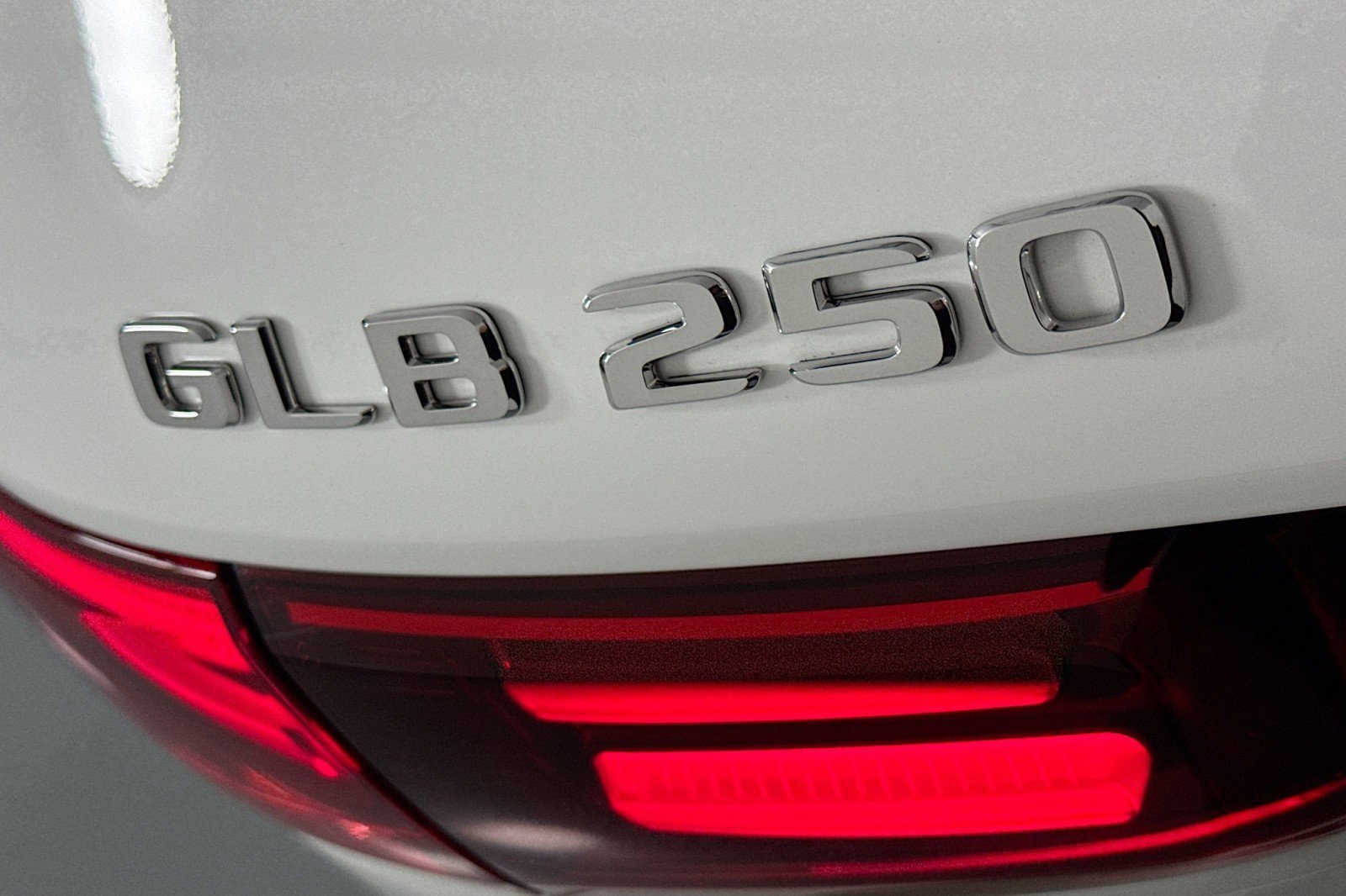 New 2026 Mercedes-Benz GLB 250 image 8