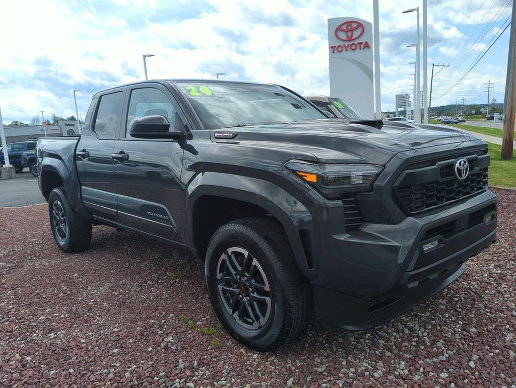 Used 2024 Toyota Tacoma TRD Sport AWD/4WD video 1