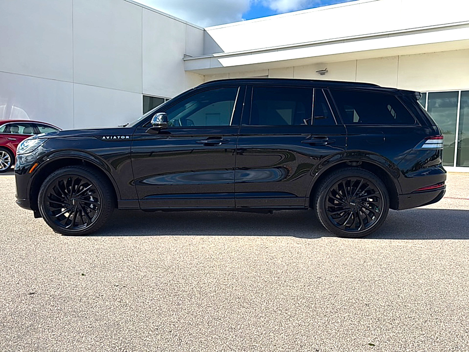 Used 2025 Lincoln Aviator Reserve w/ Equipment Group 201A AWD/4WD image 4