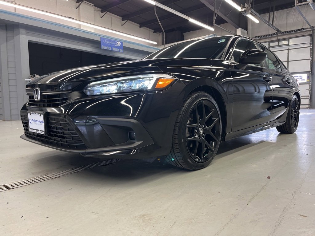 Used 2023 Honda Civic Sport image 3