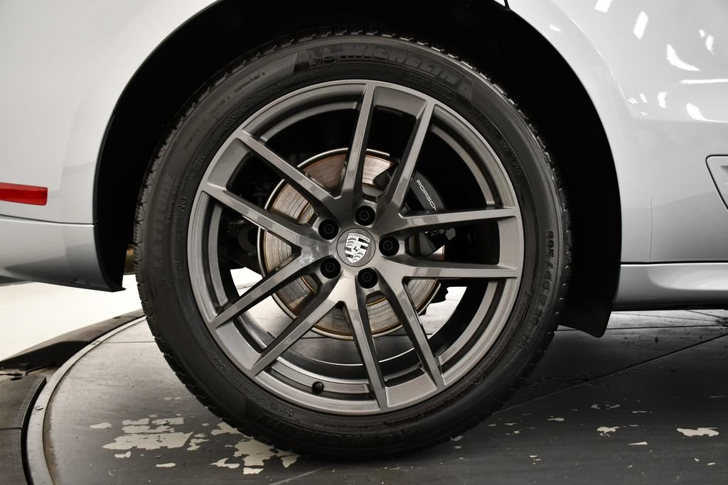 Certified 2026 Porsche Macan Turbo AWD/4WD image 18