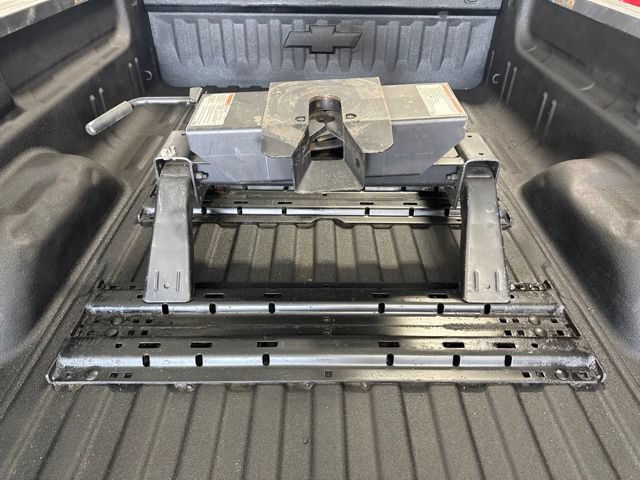 Used 2016 Chevrolet Silverado 2500 LT w/ LT Convenience Package RWD image 11