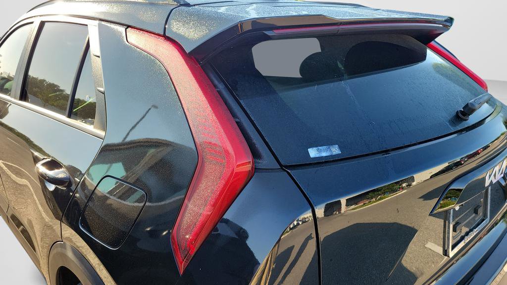 Used 2025 Kia Niro EX FWD image 12