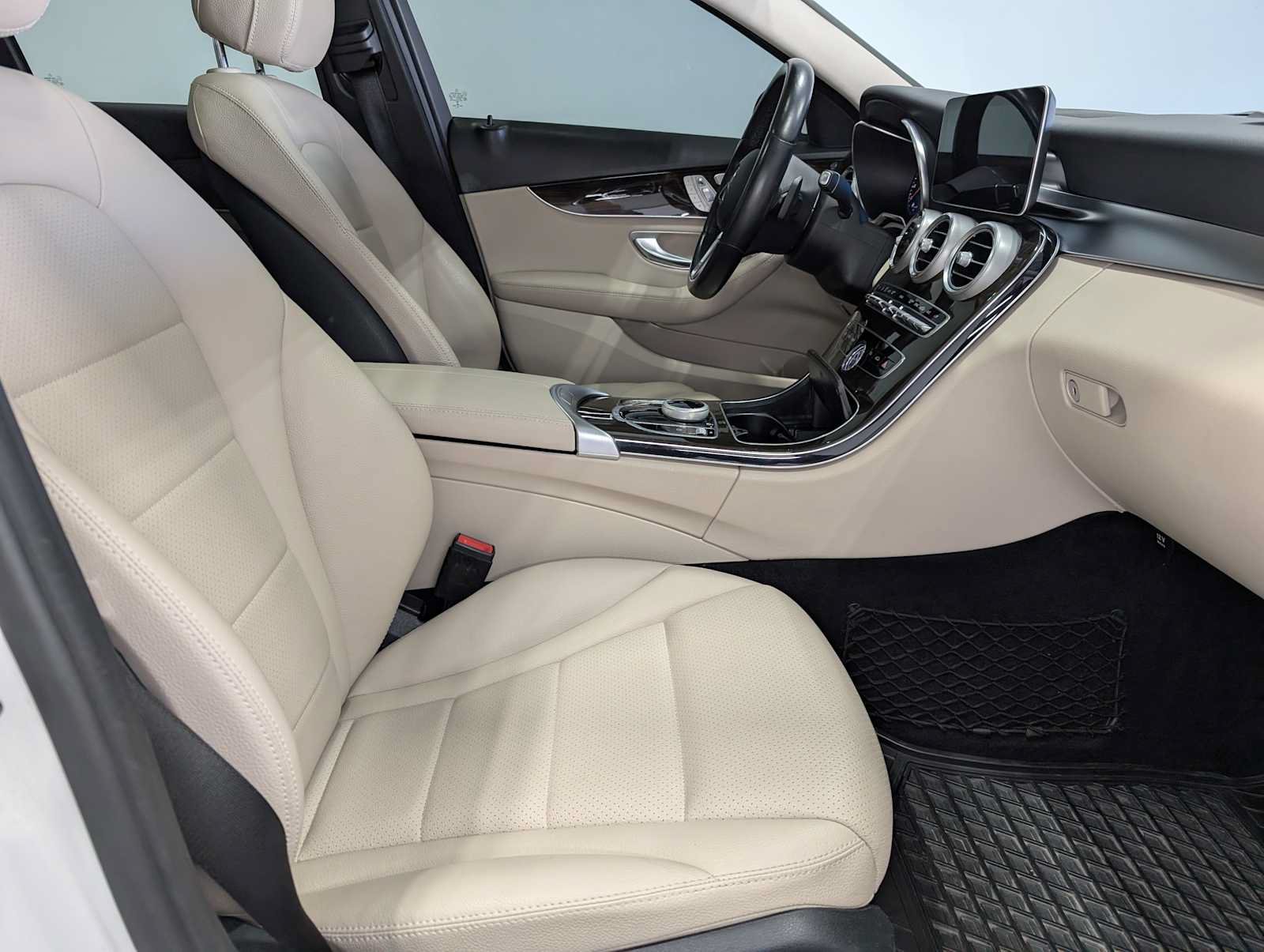 Certified 2019 Mercedes-Benz C 300 4MATIC Sedan image 39