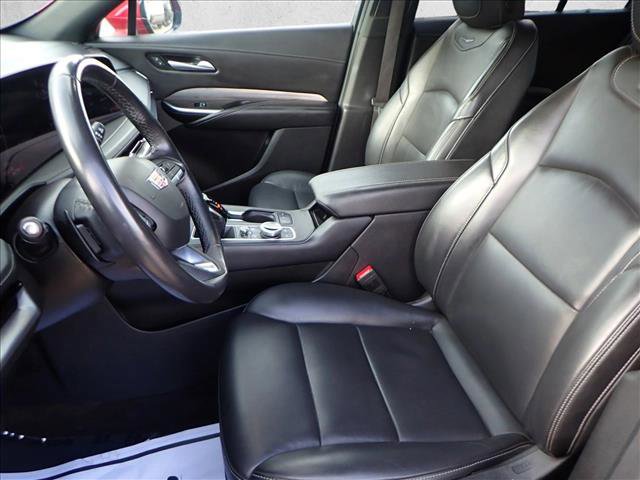 Used 2024 Cadillac XT4 Premium Luxury image 11