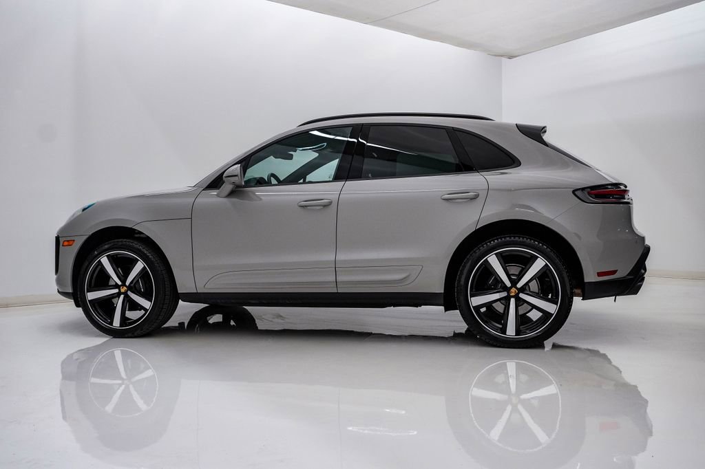 Certified 2026 Porsche Macan AWD/4WD image 2