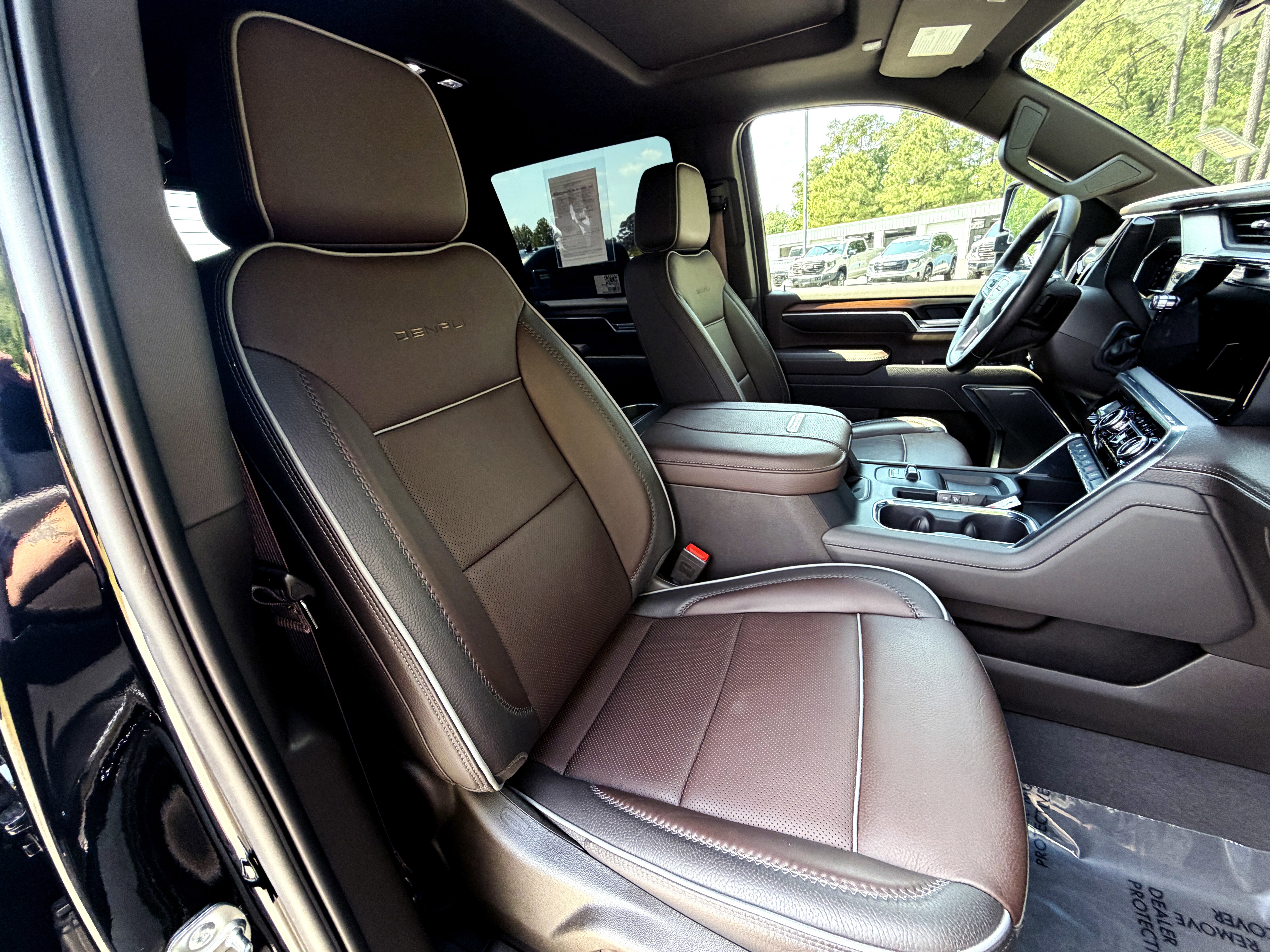 Used 2025 GMC Sierra 3500 Denali w/ Denali Reserve Package AWD/4WD image 25