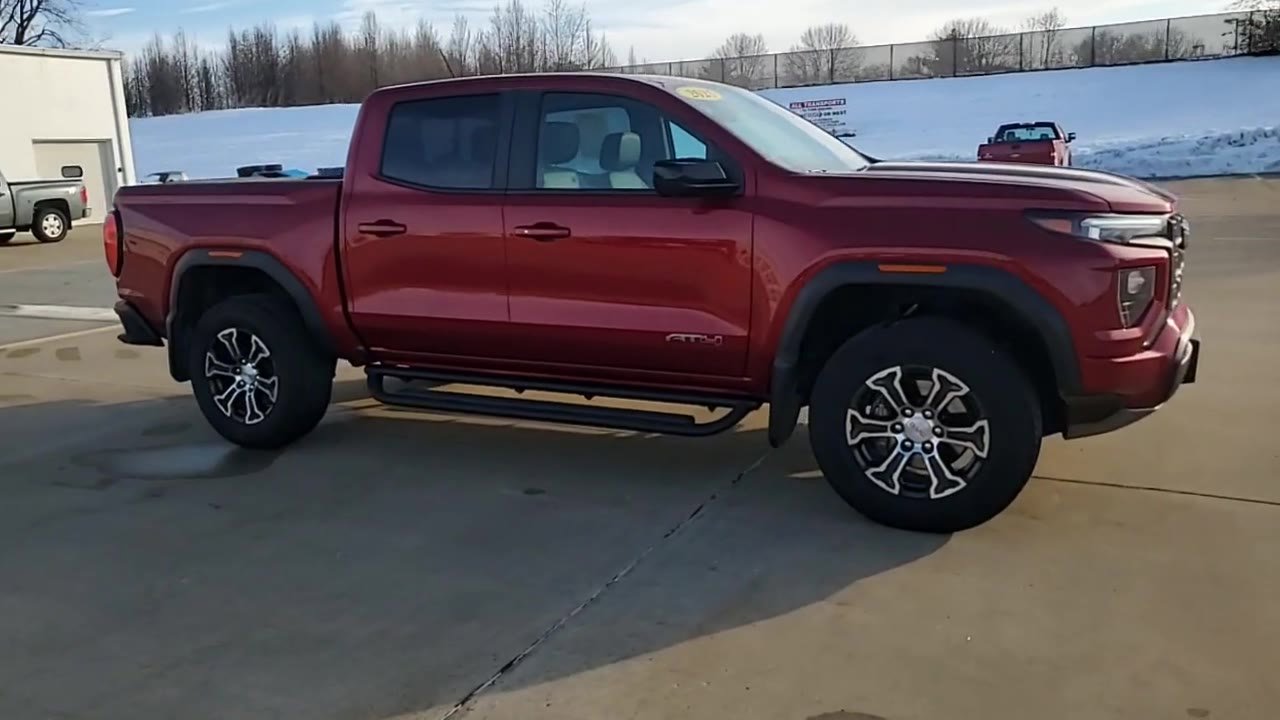 Used 2025 GMC Canyon AT4 w/ Technology Plus Package image 2