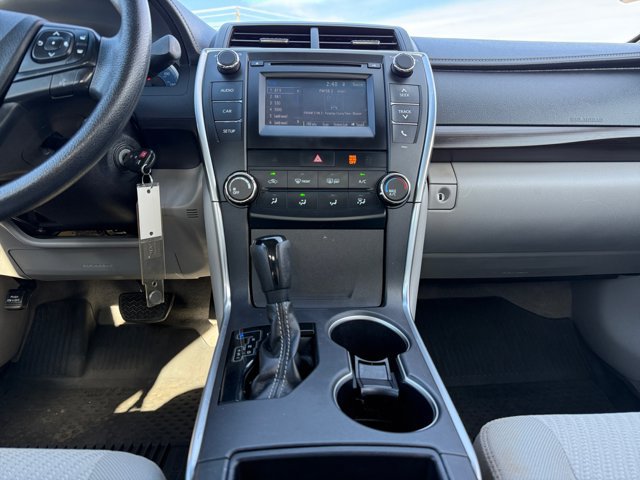 Used 2017 Toyota Camry LE FWD image 35