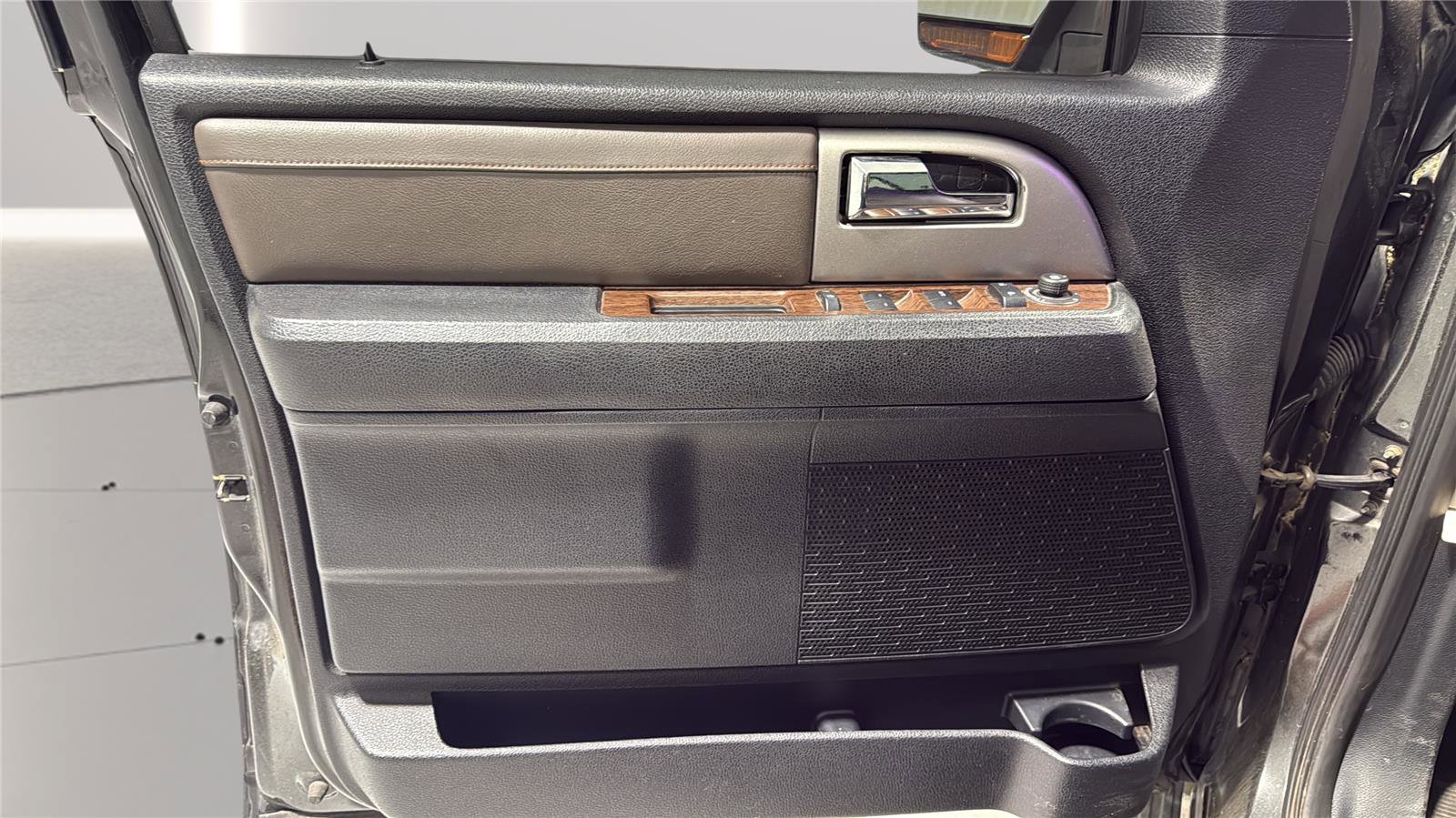 Used 2015 Ford Expedition EL King Ranch AWD/4WD image 21