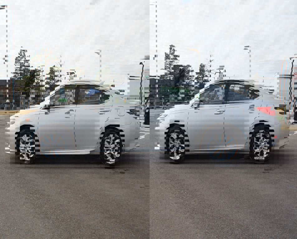 Used 2013 Lexus ES 300h image 10