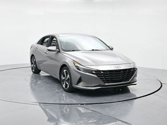 Used 2023 Hyundai Elantra Limited image 4