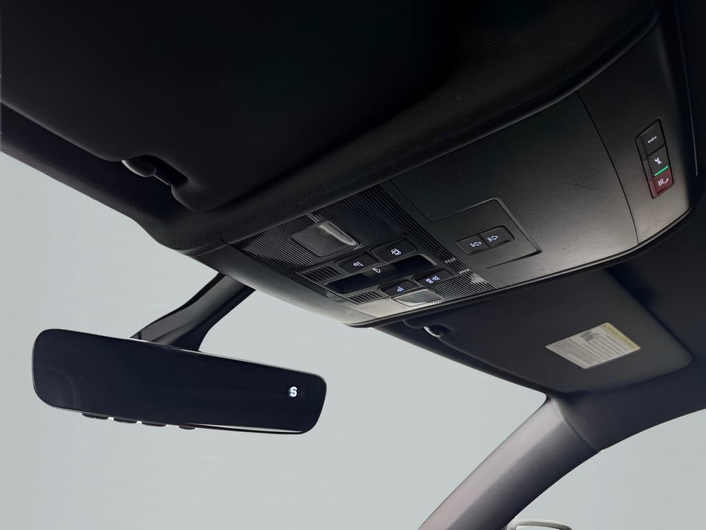 Used 2022 Volkswagen Atlas Cross Sport SE w/ Panoramic Sunroof Package FWD image 28