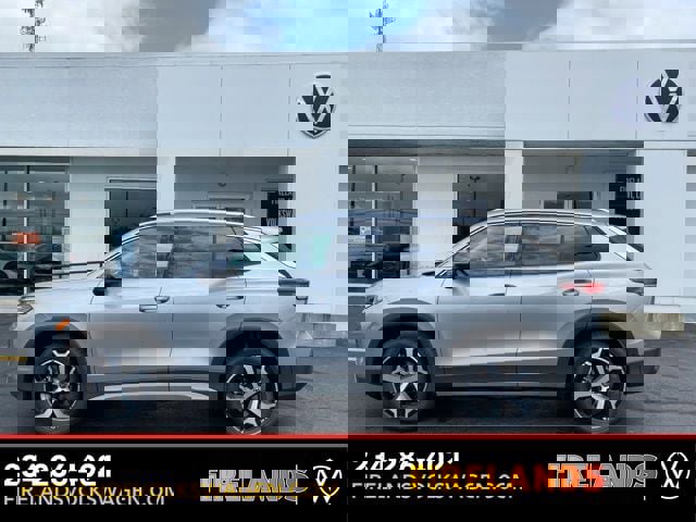 New 2025 Volkswagen Tiguan SE image 11