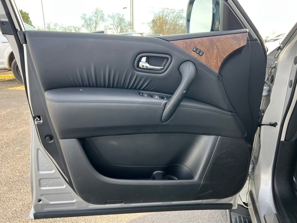 Used 2024 Nissan Armada SL w/ Captain's Chairs Package image 12