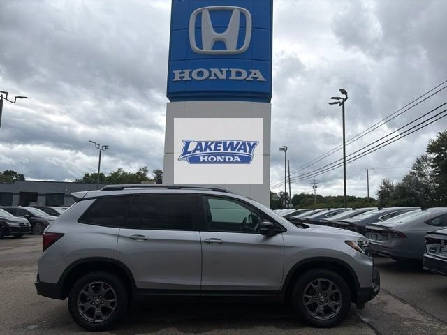 Used 2024 Honda Passport TrailSport image 1
