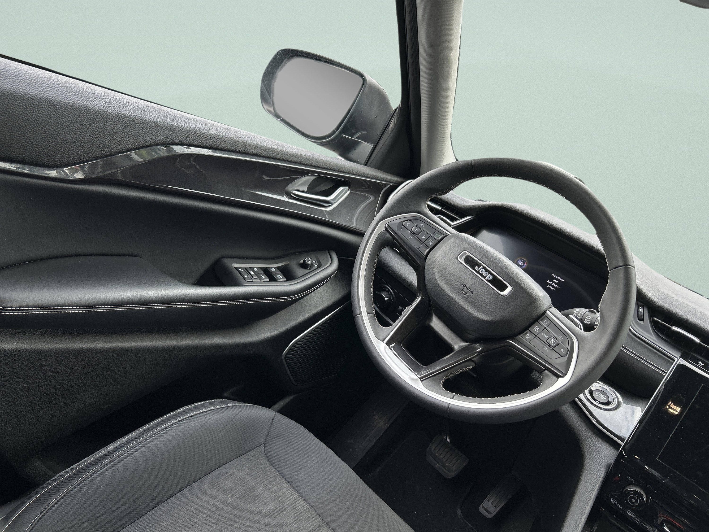 Used 2022 Jeep Grand Cherokee L Laredo w/ Luxury Tech Group I image 21