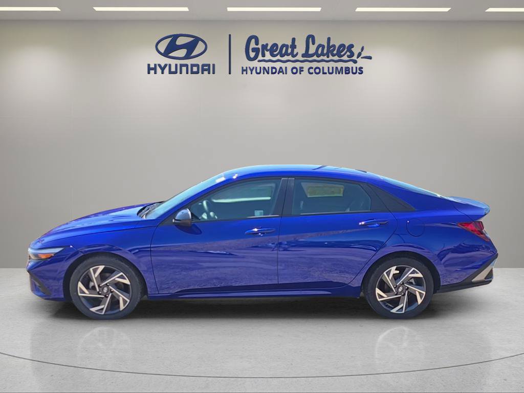 Certified 2025 Hyundai Elantra Sport FWD image 2