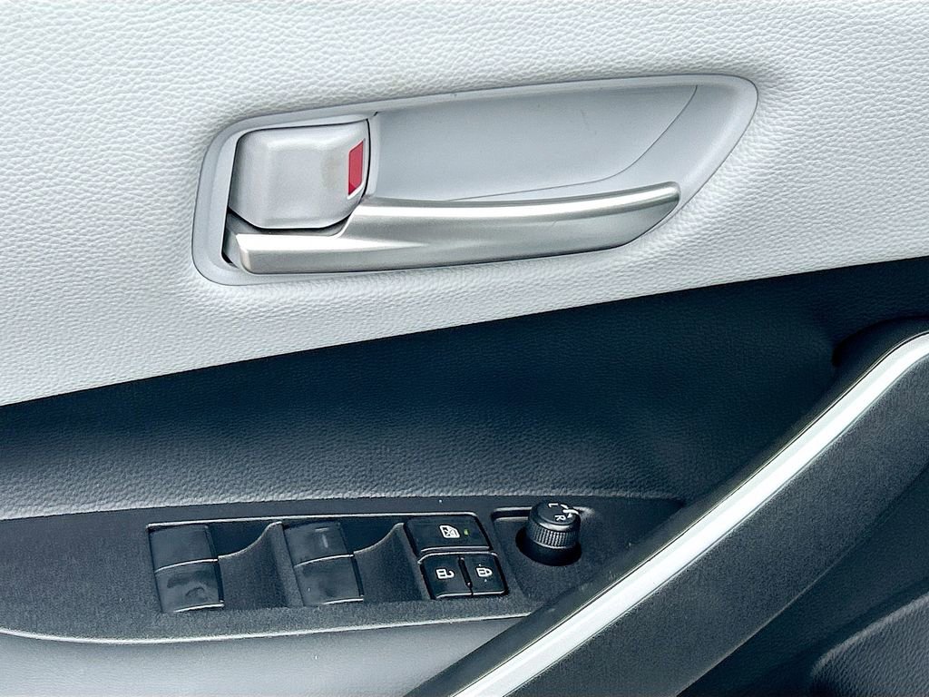 New 2025 Toyota Corolla SE FWD image 18