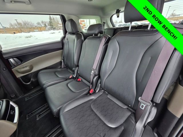 Used 2025 Kia Carnival FWD image 13