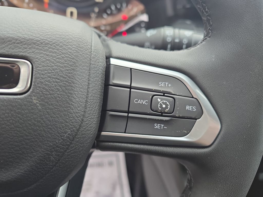 New 2026 Jeep Compass Latitude image 18