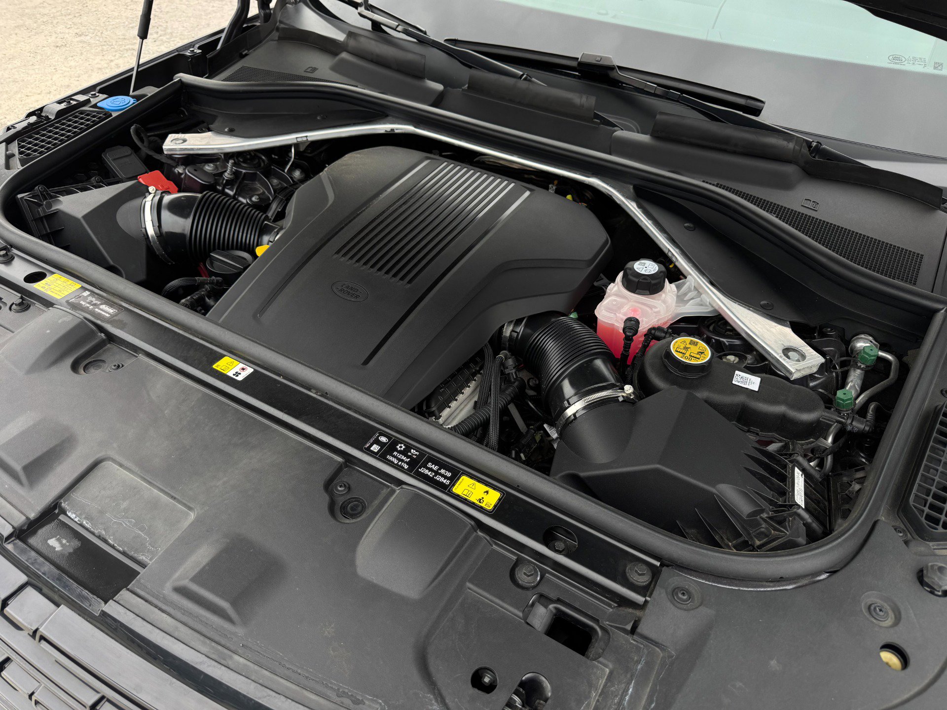 Used 2024 Land Rover Range Rover SE image 65