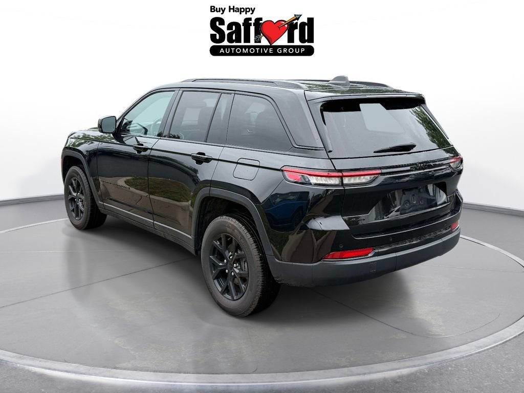 Used 2024 Jeep Grand Cherokee Altitude AWD/4WD image 6