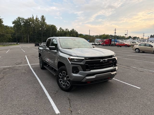 Used 2024 Chevrolet Colorado Z71 w/ Z71 Convenience Package 2 AWD/4WD image 1