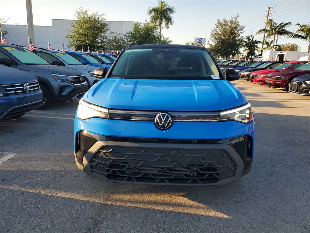 New 2025 Volkswagen Taos SE image 2